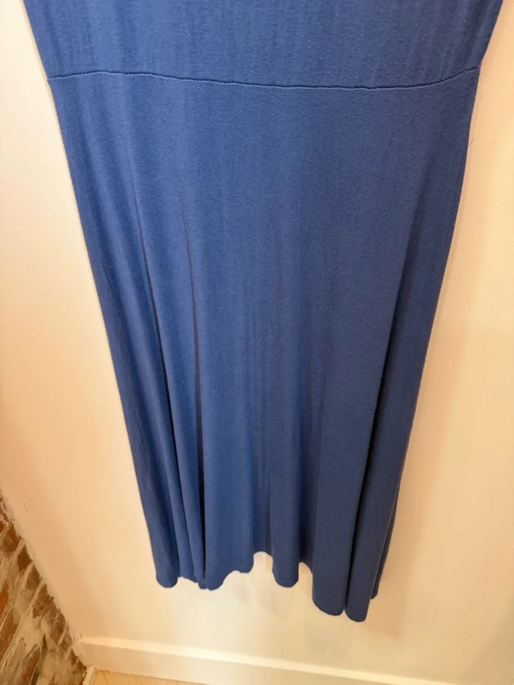 Urban Coco Everyday Crewneck Midi Dress in Navy
